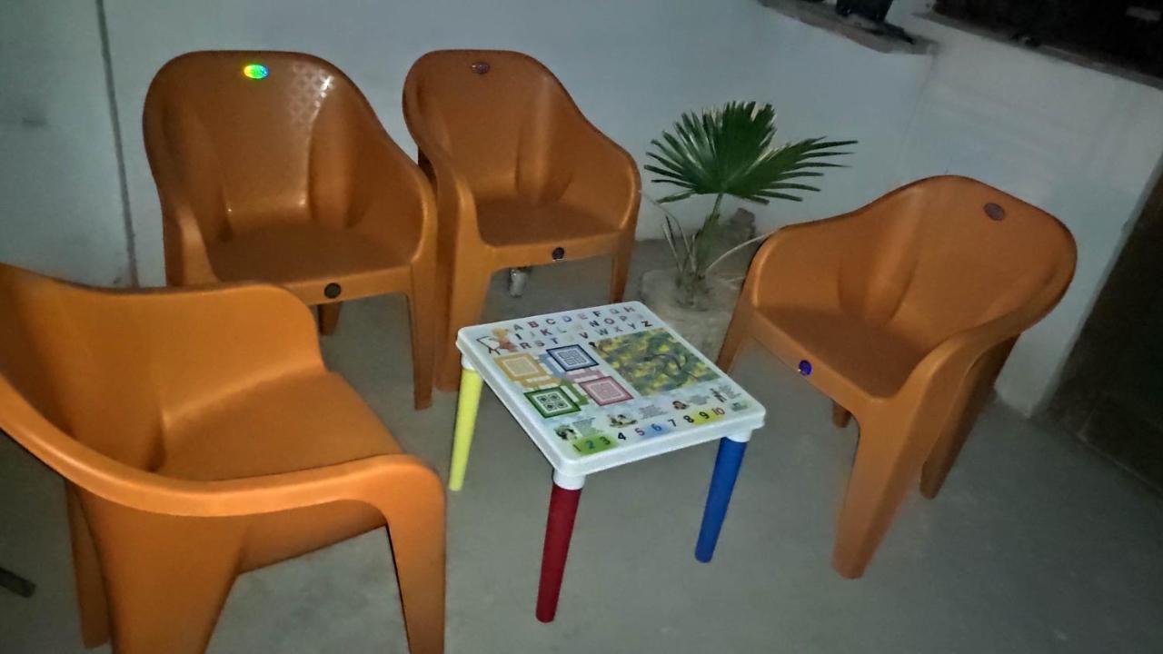 Ira Homestay Mathura - Divine Spiritual Stay Bagian luar foto