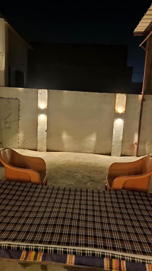 Ira Homestay Mathura - Divine Spiritual Stay Bagian luar foto