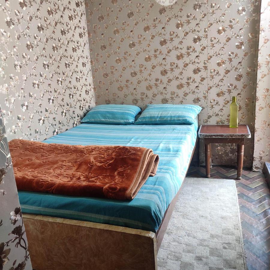 Ira Homestay Mathura - Divine Spiritual Stay Bagian luar foto