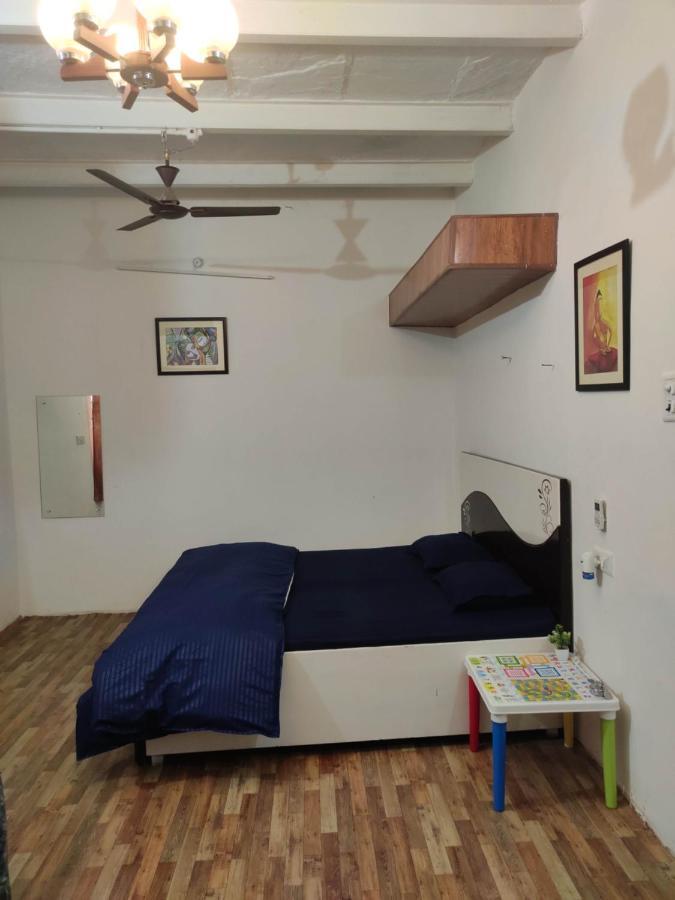 Ira Homestay Mathura - Divine Spiritual Stay Bagian luar foto