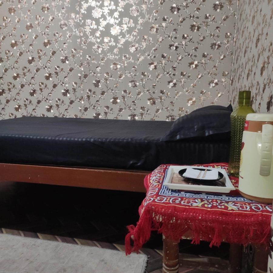 Ira Homestay Mathura - Divine Spiritual Stay Bagian luar foto