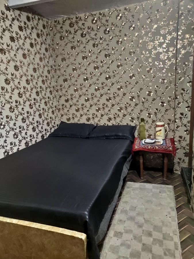 Ira Homestay Mathura - Divine Spiritual Stay Bagian luar foto